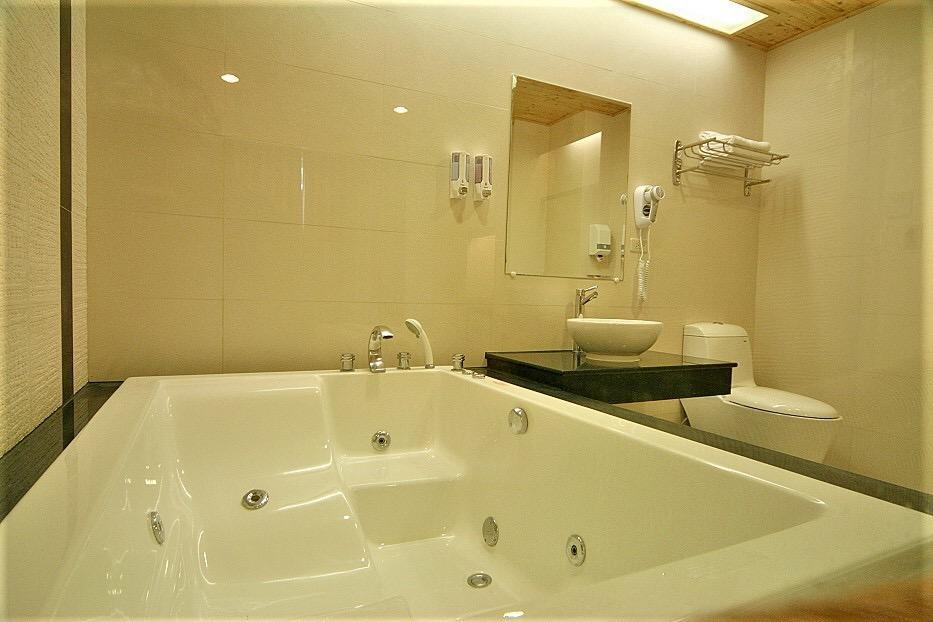 Tranquil Sea Hotel Kenting Exterior photo
